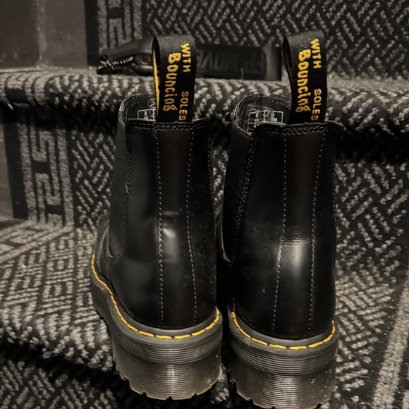 Dr. Martens Smooth Leather Platform Chelsea Boots 2976 - Picture 3 of 8